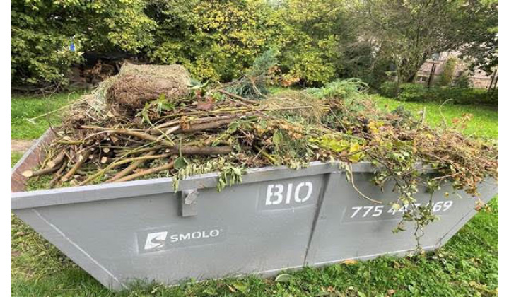 KONTAJNER NA LISTY a TRÁVU