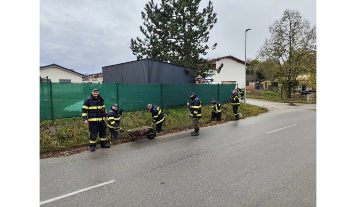 Starosta ďakuje členom DHZ, ktorí sa v sobotu 11.11. zúčastnili brigády pri  vyčistení odtokového kanála